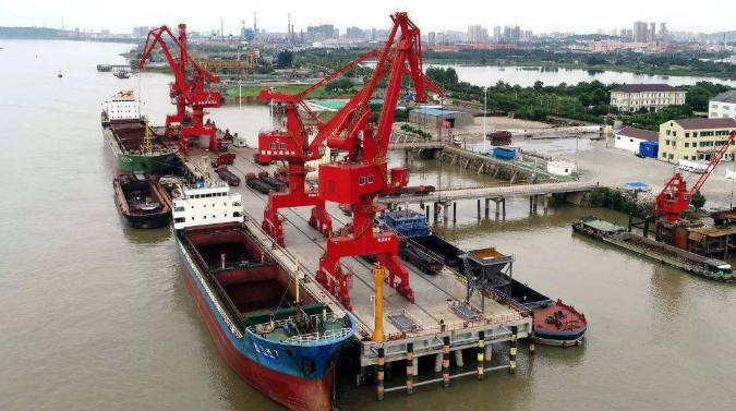 华蓥概述露天料场港口封闭问题的实行方法
